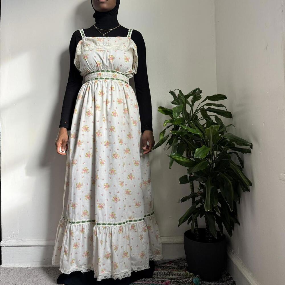 Authentic 1970s Vintage Floral‎ Prairie Dress - Picture 2 of 7
